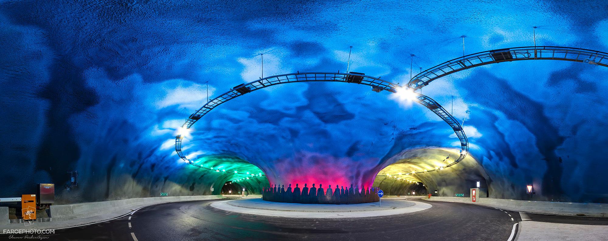 Joc de lumini în primul sens giratoriu subacvatic din lume