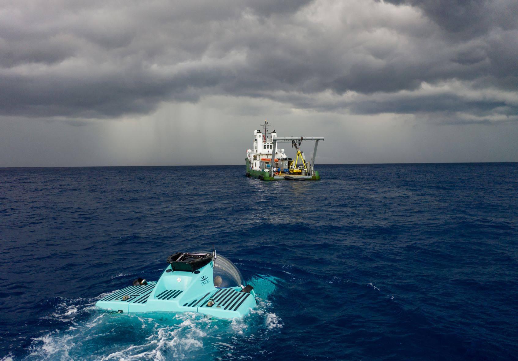 Recife de corali din scaune de piele – noul model prezentat de Triton