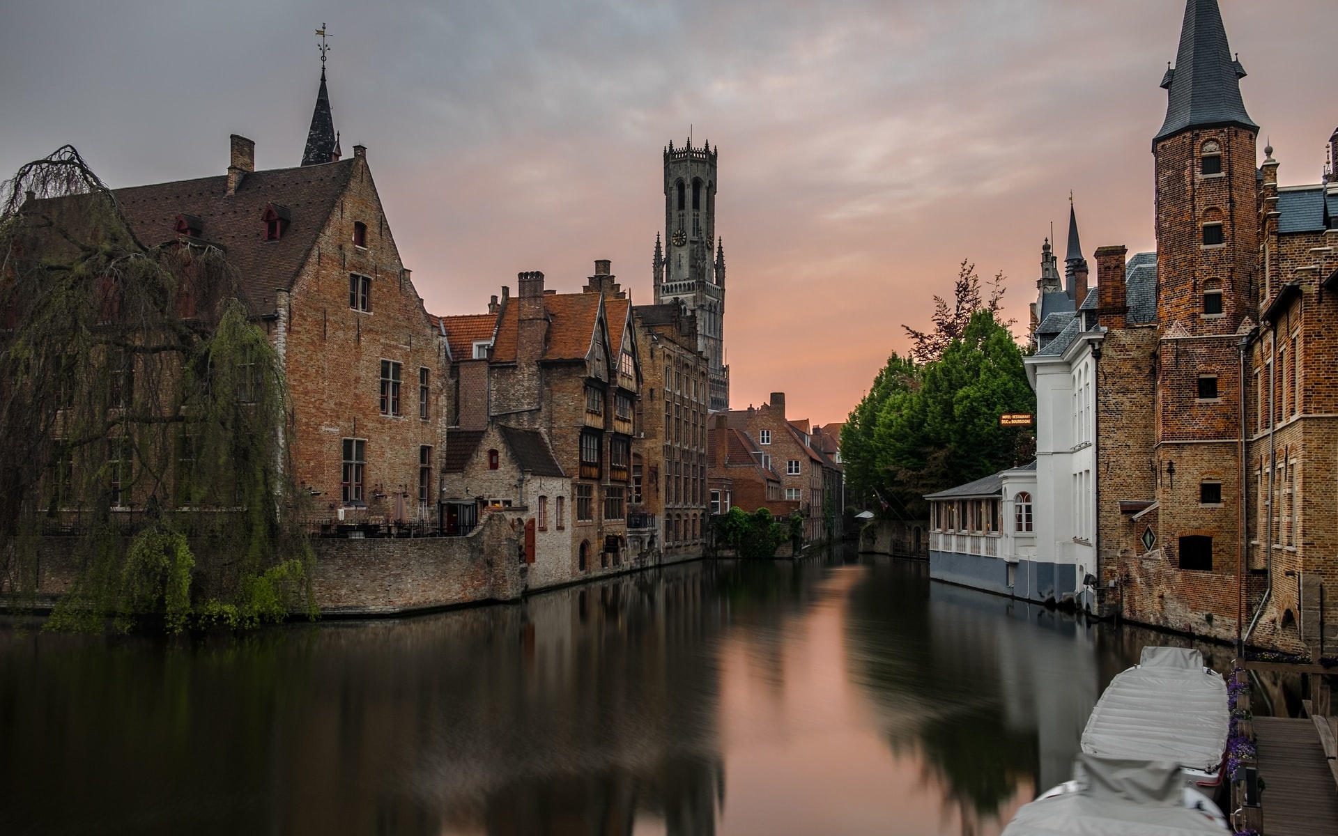 Bruges: atmosferă medievală – galerie foto