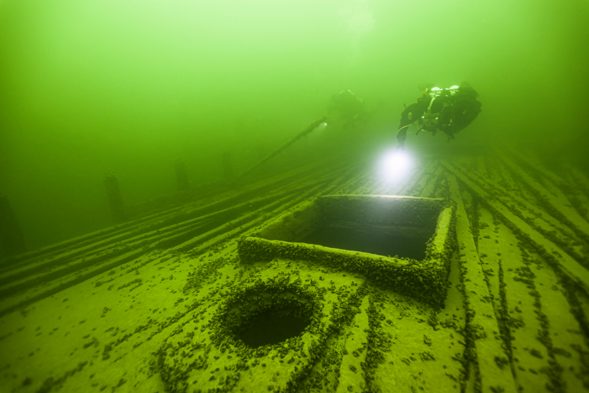 Másfél évszázadosnál is idősebb, iható pezsgőt találtak a Balti-tengerben